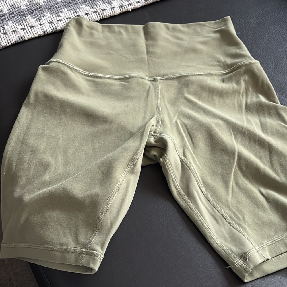 Lululemon align shorts size 4 great condition green